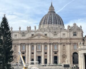Immersion à Rome au cœur de la diplomatie vaticane et française